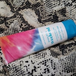 🍑Bath and Body Works- Body Cream